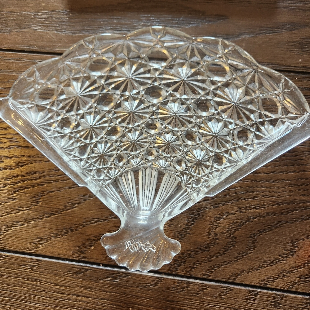 NIP Vintage Avon Hostess Fancy Fan Shaped Soap Dish w/ Five Scented Soaps